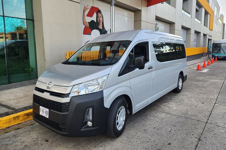 Private Airport Shuttle to San Salvador – Van Service ( one way) - Photo 1 of 3